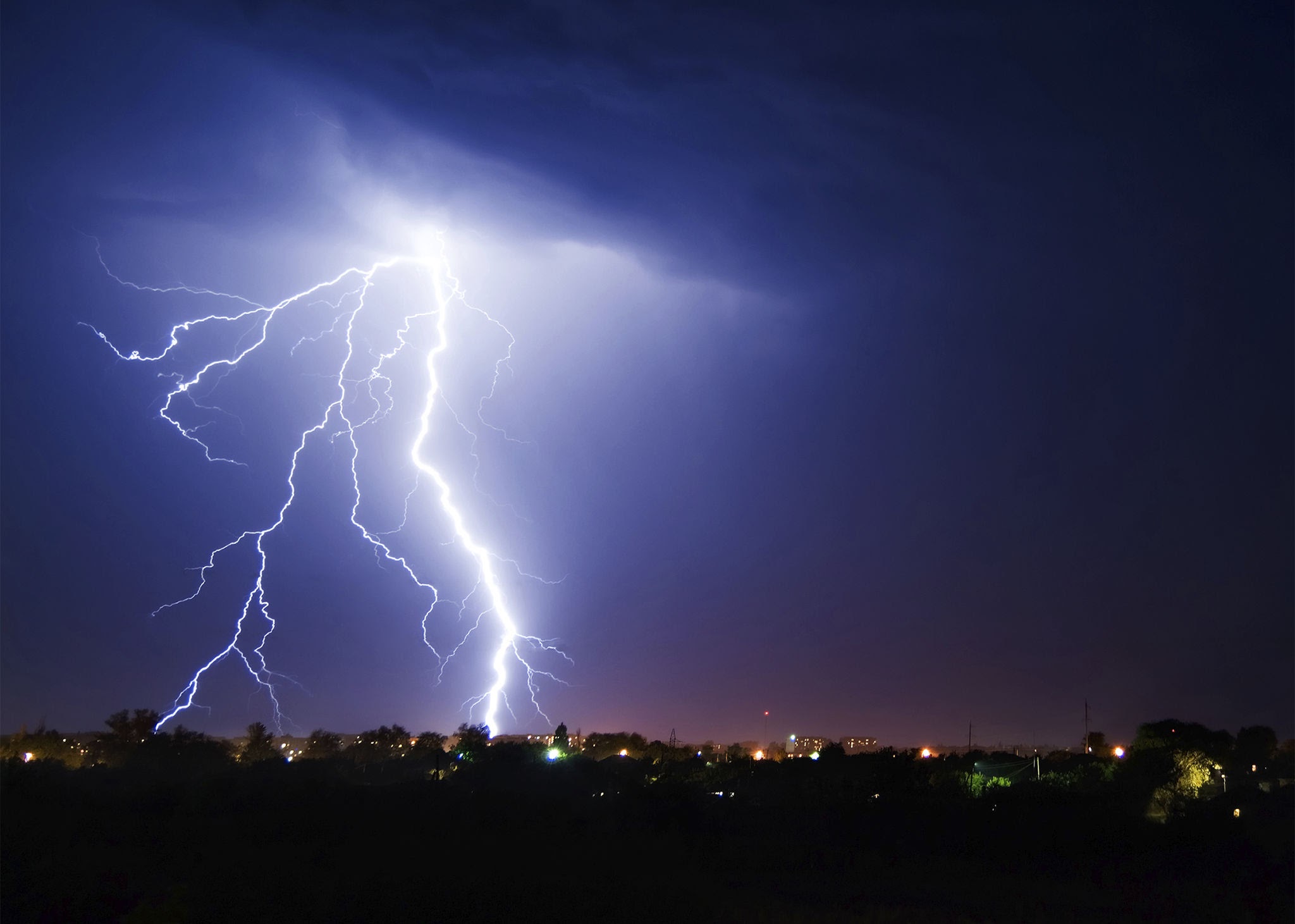 Thundersh Thunderstorm Kills 15-Year- Old Boy In Enugu - The Cheer News